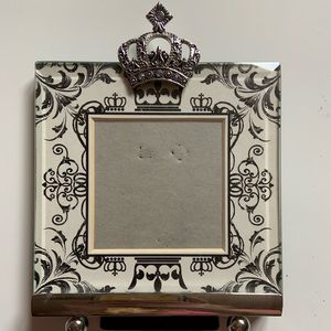 Small crown picture frame